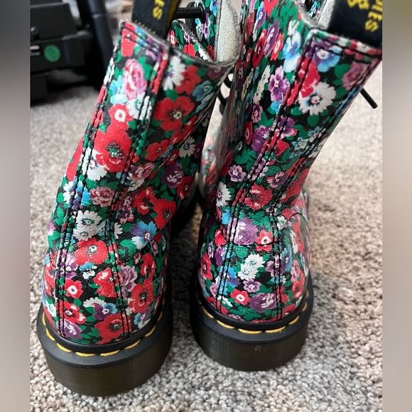 Dr. Marten floral pascal boots in “Poppy” - Picture 8 of 10